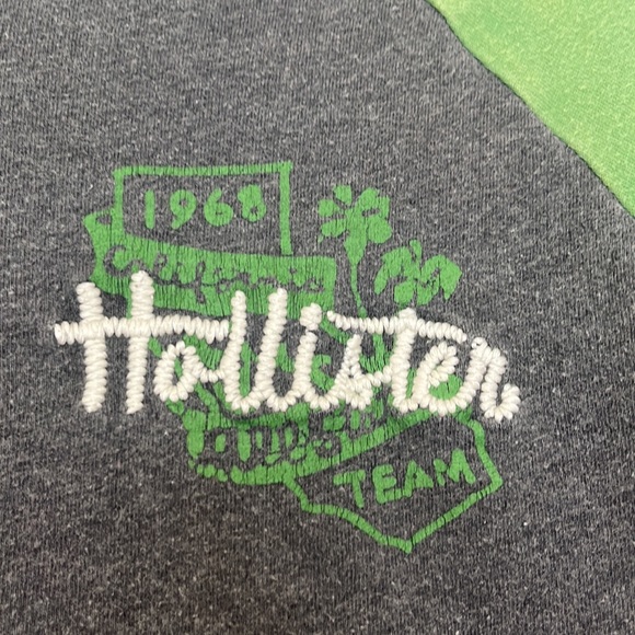 Vintage Hollister T-Shirt - Picture 3 of 5